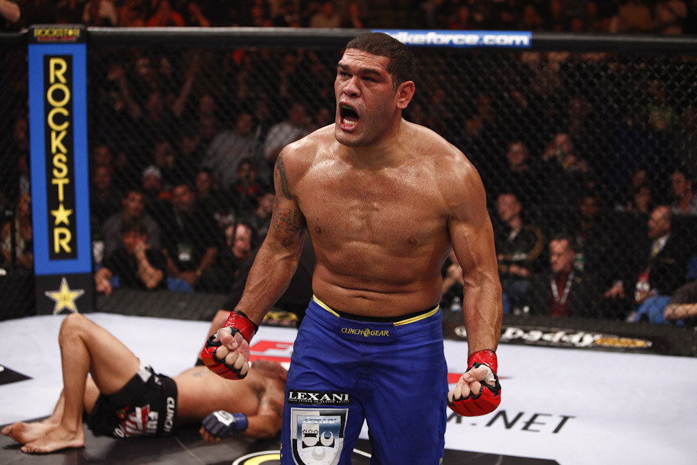 012_Antonio_Silva_vs_Mike_Kyle.jpg