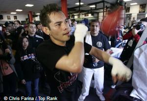 donaire_media_day_100130_02_300w.jpg