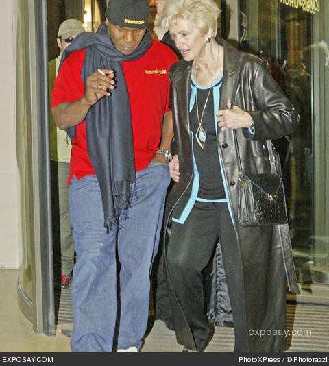 mike-tyson-mike-tyson-visits-russia-on-september-11-2005-0bhYHv.jpg