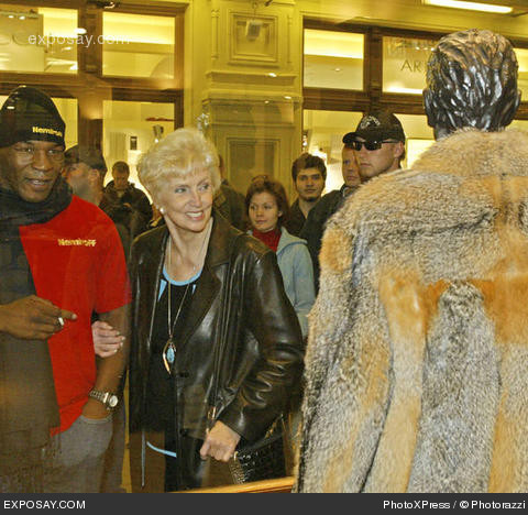 mike-tyson-mike-tyson-visits-russia-on-september-11-2005-0NkSaY.jpg