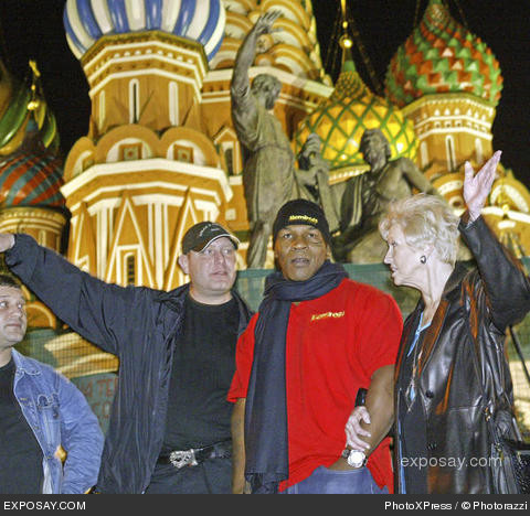 mike-tyson-mike-tyson-visits-russia-on-september-11-2005-EdEyt6.jpg
