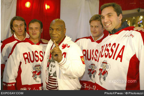 mike-tyson-mike-tyson-visits-russia-on-september-11-2005-0DW5sK.jpg