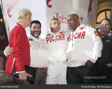 mike-tyson-mike-tyson-visits-russia-on-september-11-2005-IvqGK9.jpg