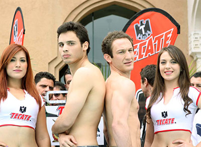 20110128chavezz400.jpg