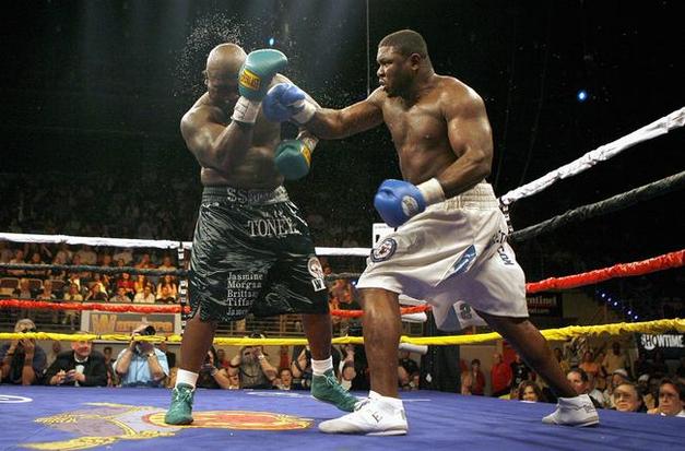 James-Toney-2007-vs-Samuel-Peter_photo_medium.jpg