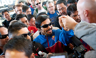 cozzone_pacquiaoarrival_nov11_0000021.jpg