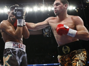 Amir_Khan_v_Danny_Garcia.jpg