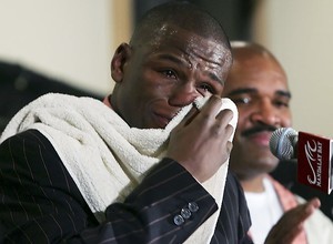 1337386757_resized_mayweather_crying.jpg