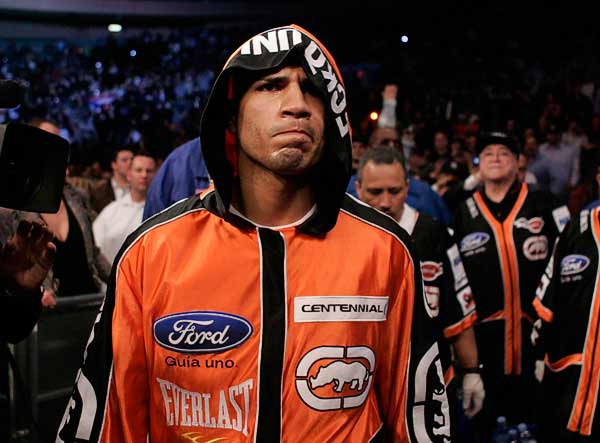 Miguel-Angel-Cotto-Michael-Jennings39.jpg