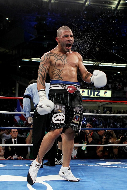 Yuri-Foreman-Miguel-Angel-Cotto69.jpg
