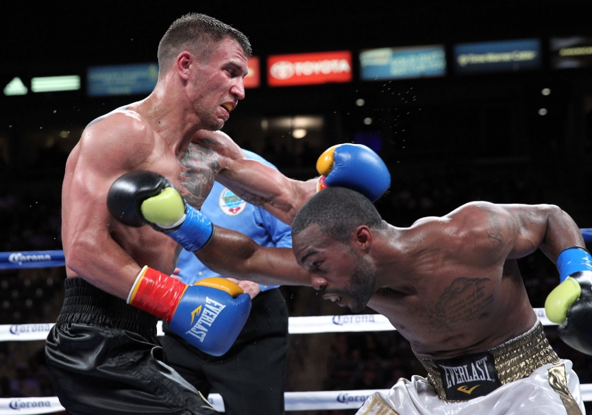 l_7e66770b67a88eb8cdb60754f6d18ec2Lomachenko_RussellJr_140621_005a.jpg