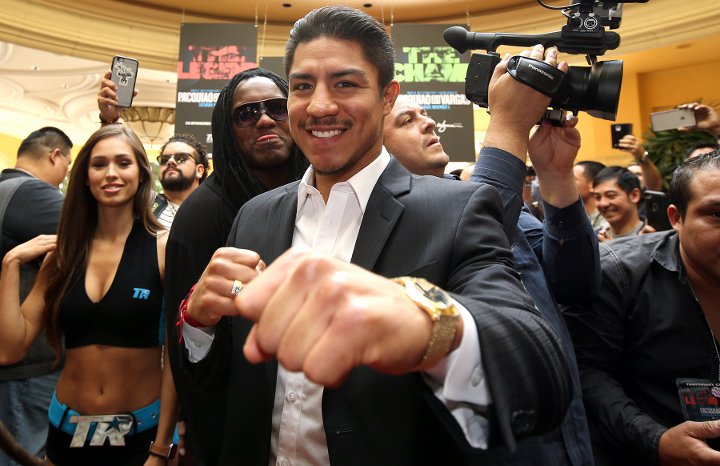 pacquiao-vargas-grand-arrival (16).jpg