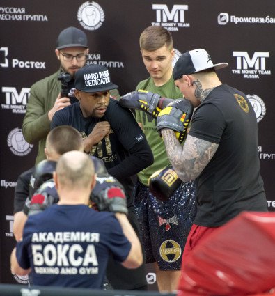 floyd-mayweather-russia (4).jpg