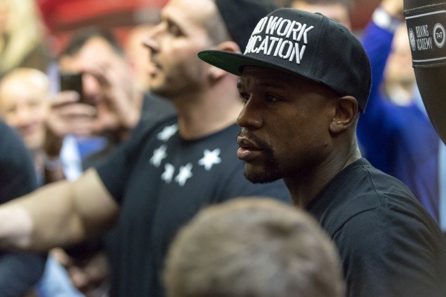 floyd-mayweather-russia (8).jpg