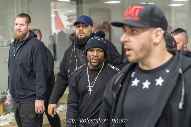 floyd-mayweather-russia (10).jpg