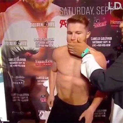 canelo-fielding-fight (3).jpg