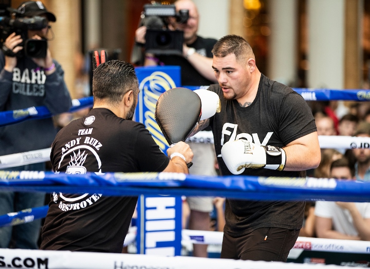 canelo-jacobs-fight (3)_1.jpg