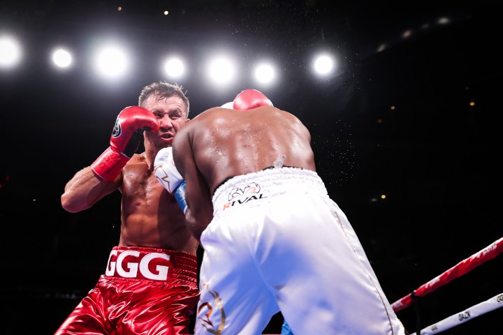 golovkin-rolls-fight (22).jpg