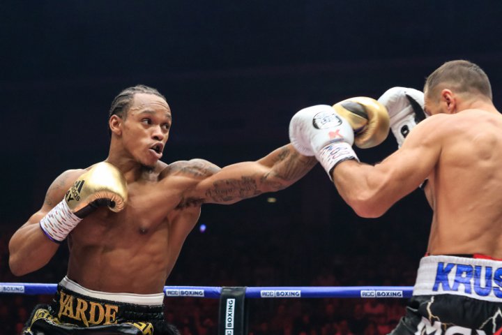pacquiao-thurman (2).jpg