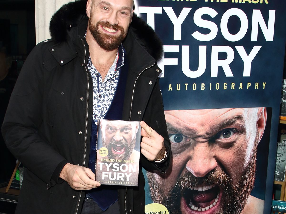 2_Tyson-Fury-book-signing-in-London-UK-13-Nov-2019.jpg