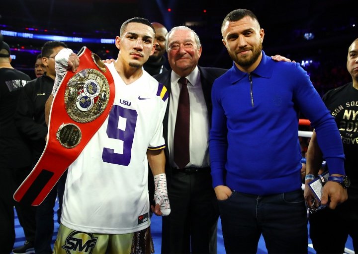 lomachenko-lopez_2.jpg