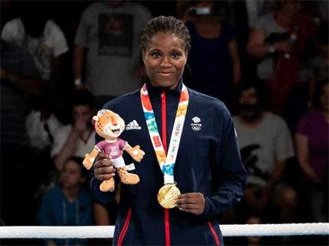 Caroline-Dubois-2-570x427.jpg
