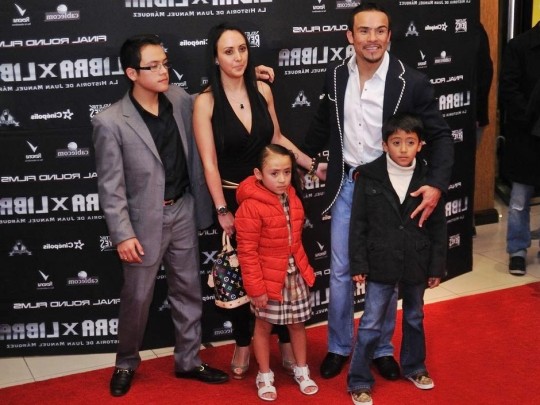 juan-manuel-marquez-wife-erika-marquez-pic_conew1.jpg
