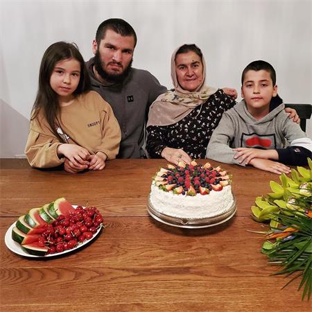 elYa9bJAVLo.jpg