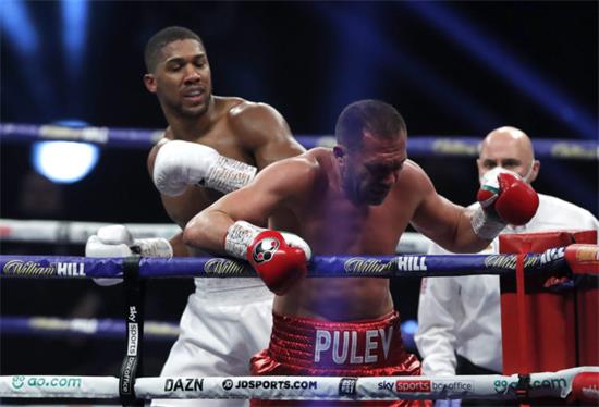 2020-12-12T230909Z_1860992151_UP1EGCC1SB9QR_RTRMADP_3_BOXING-HEAVYWEIGHT-JOSHUA-.jpg