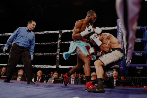 LR_SHO-FIGHT-NIGHT-ENNIS-VS-FERNANDEZ-TRAPPFOTOS-10052019-8220-1-768x512.jpg