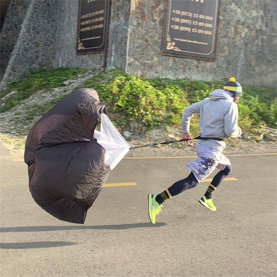 5kYAnOVoIDI.jpg