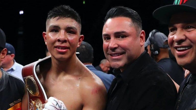 Jaime-Munguia-can-knock-out-Golovkin-says-De-La-Hoya-768x432.jpg
