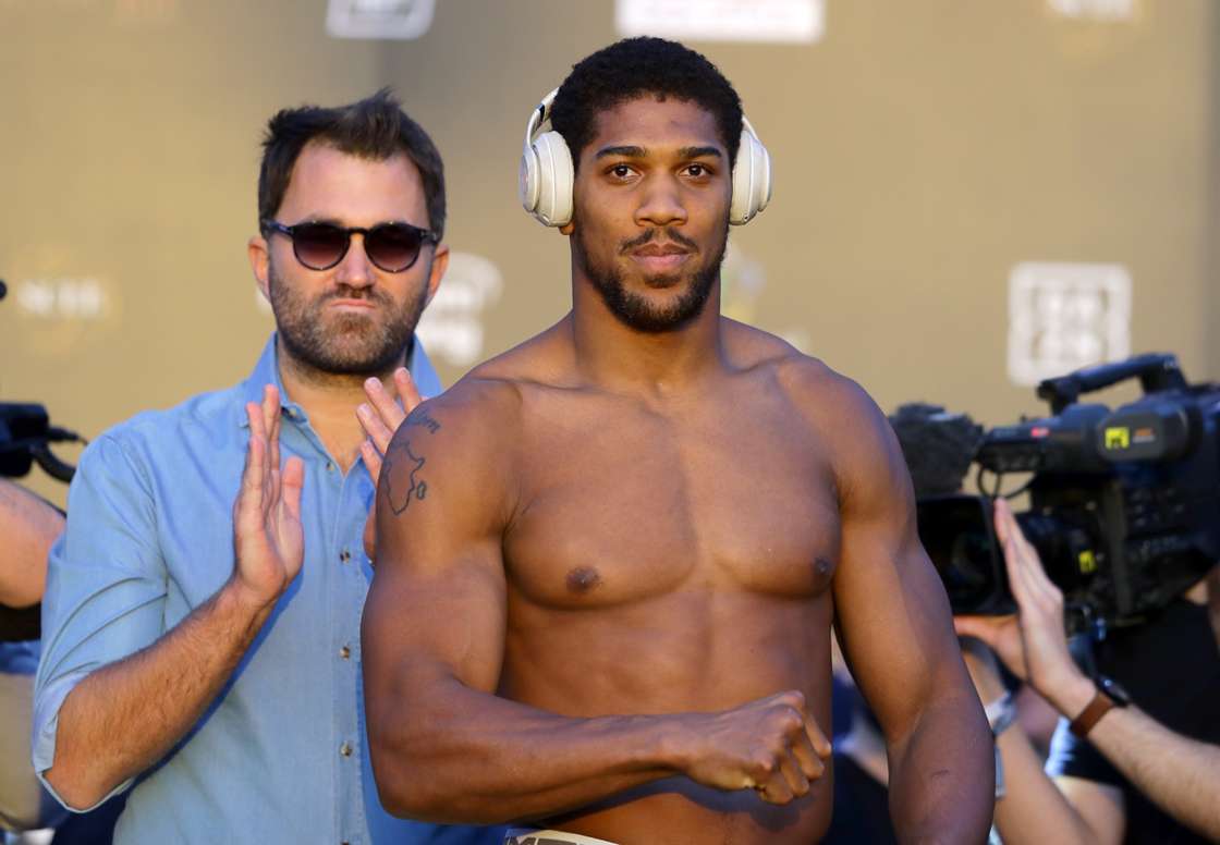 anthony-joshua-eddie-hearn_kpm89knrnxt21**quiljn212.jpg
