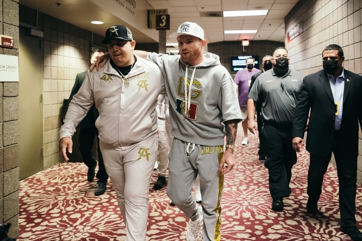 canelo-alvarez (2)_1635898732.jpg