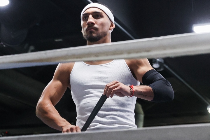 teofimo-lopez (7)_1636164688.jpg