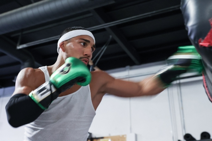 teofimo-lopez (22)_1636164688.jpg