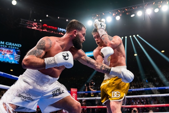canelo-plant-fight (2).jpg