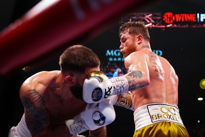 canelo-plant-fight (3)_1636280462.jpg