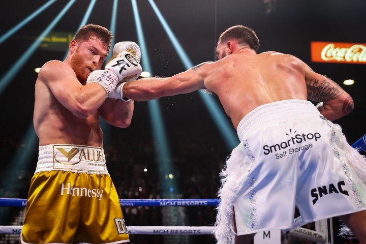 canelo-plant-fight (7)_1636280463.jpg