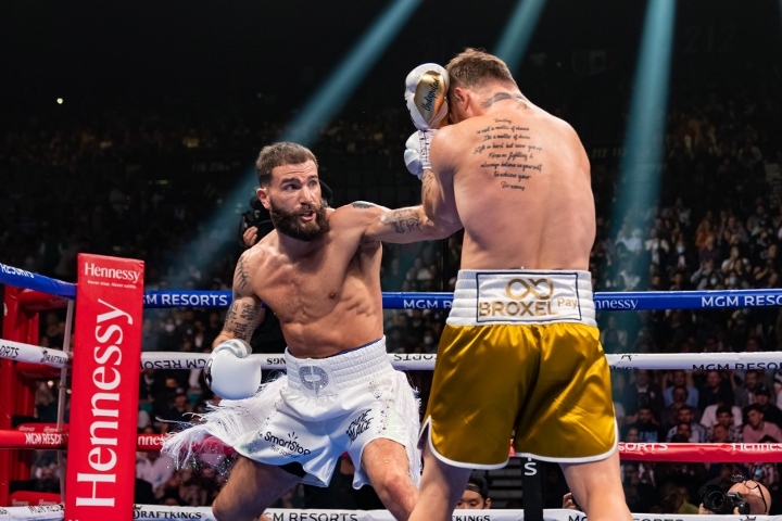 canelo-plant-fight (15).jpg