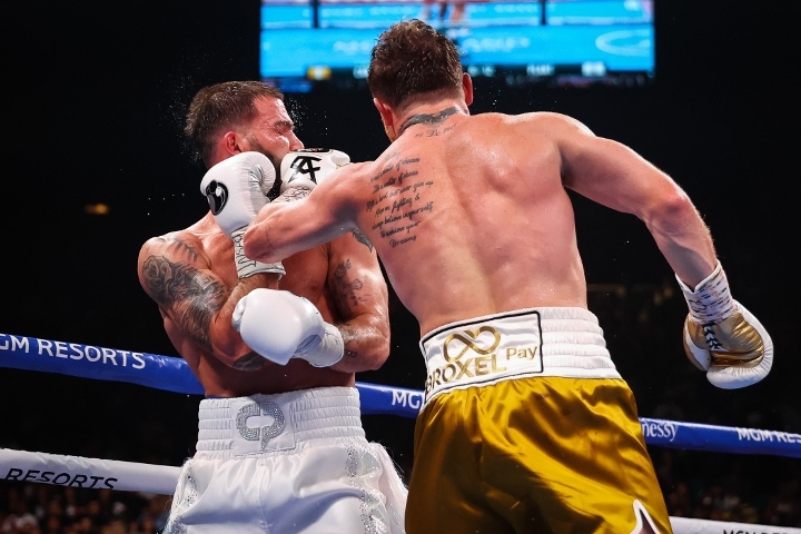 canelo-plant-fight (19)_1636280463.jpg