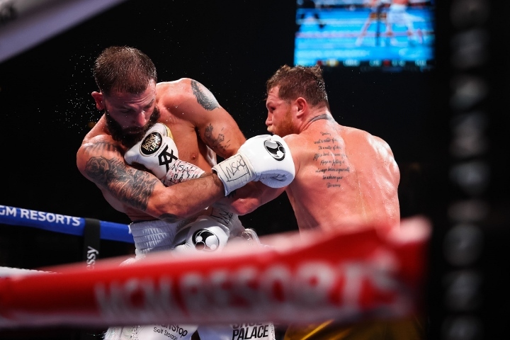 canelo-plant-fight (21)_1636280463.jpg