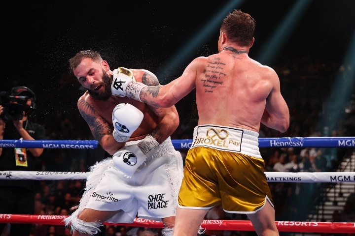 canelo-plant-fight (23)_1636280463.jpg