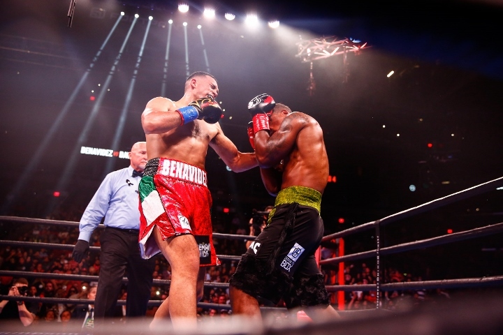 benavidez-davis-fight (12).jpg