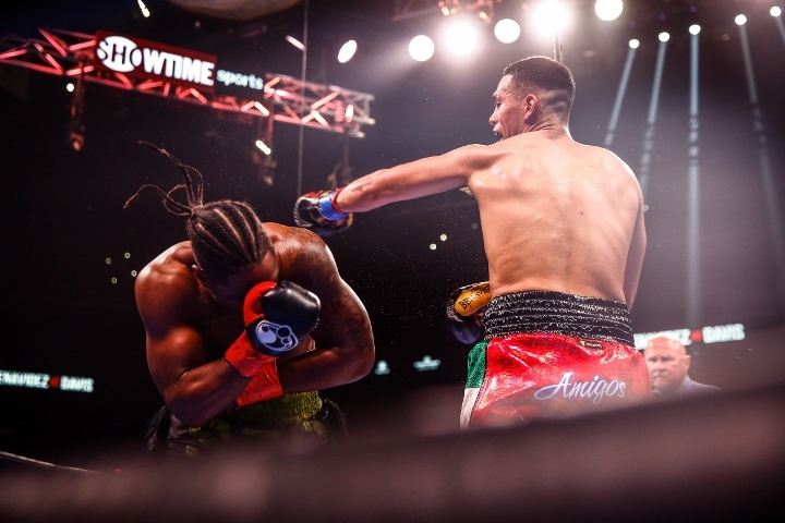 benavidez-davis-fight (14).jpg