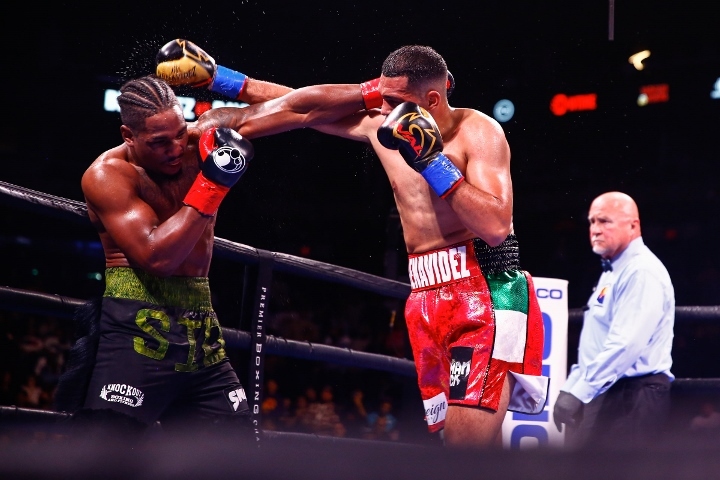 benavidez-davis-fight (16).jpg
