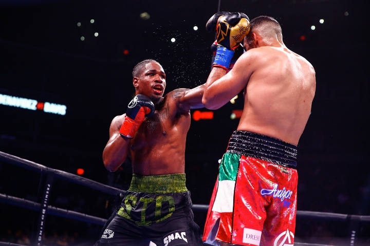 benavidez-davis-fight (22).jpg