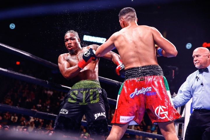 benavidez-davis-fight (23).jpg