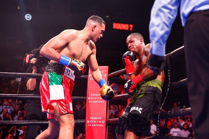 benavidez-davis-fight (24).jpg