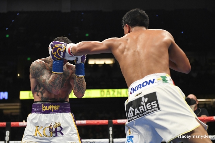 munguia-rosado-fight (32).jpg